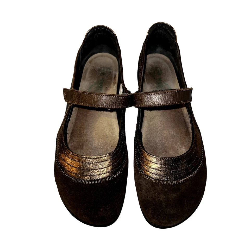 NAOT Zapatos Para Mujer Talla 9/40 Marrón Gamuza Bronce Cuero KIREI Mary Janes Planos Foto 3 de 4