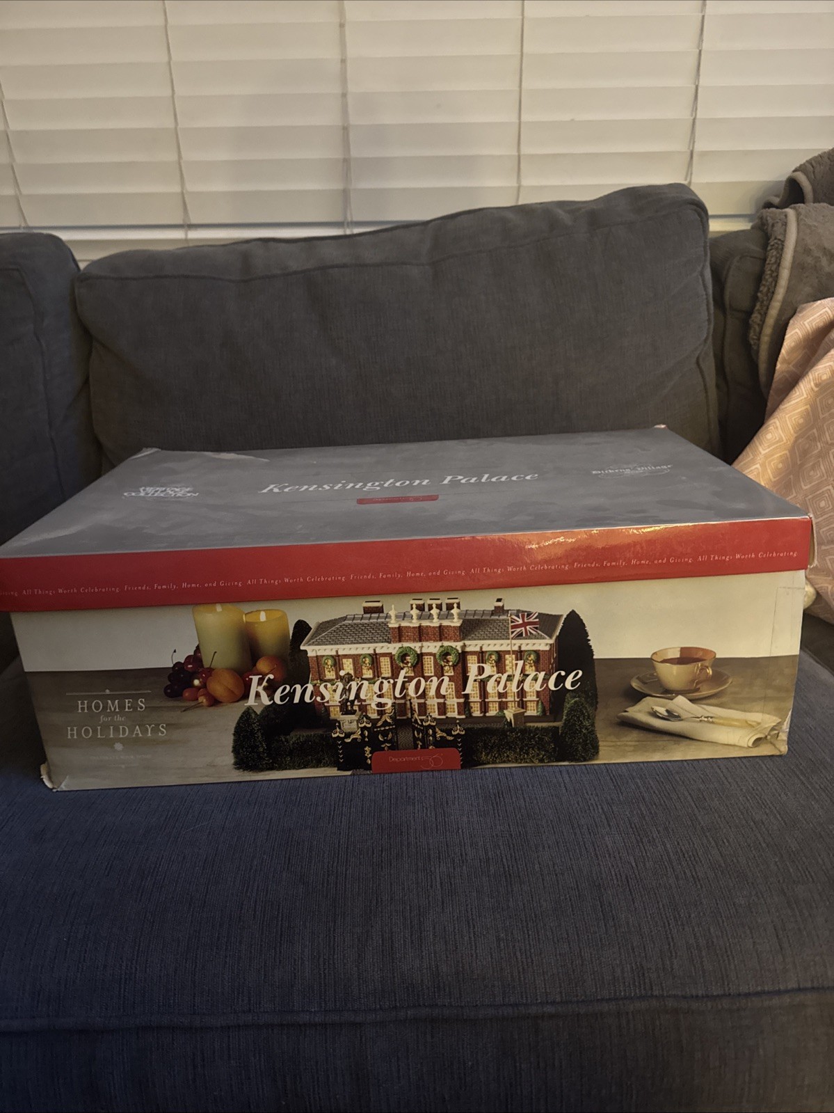 Dept 56 KENSINGTON PALACE 14" Illuminated House Dickens Village 58309 in Box