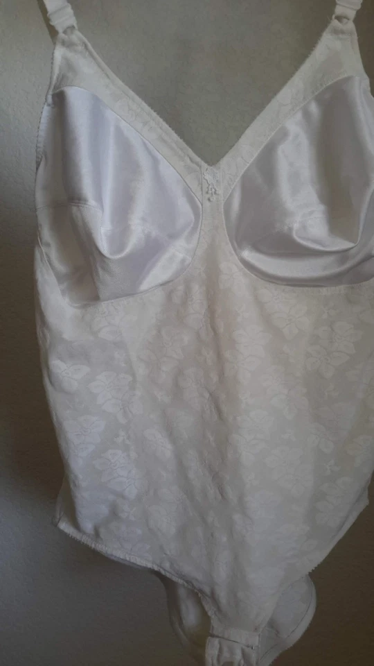 Винтажный изысканный женский размер 40DD полностью белый корсет бюстье бюстгальтер б/у - Изображение 2 из 4