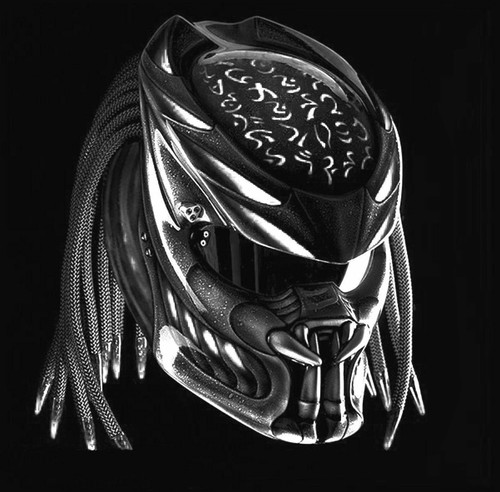 Un casque Predator pour rouler en moto