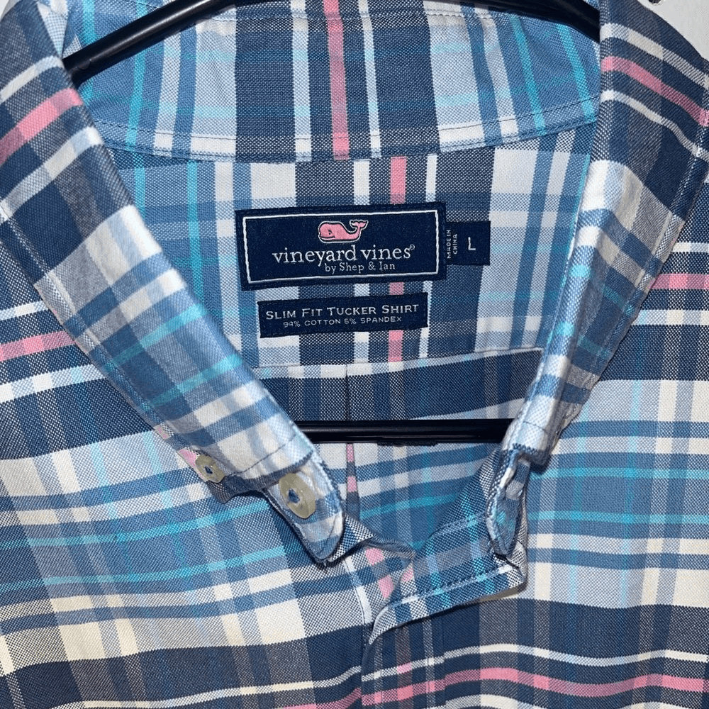 Vineyard Vines button down shirt - image 5