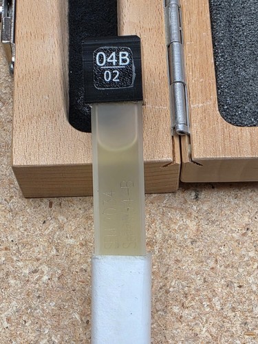 NIST 2034 HOLMIUM OXIDE SOLUTION WAVELENGTH STANDARD (240 NM TO 650 NM) - Picture 4 of 4