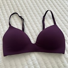 Victoria  s Secret T Shirt Lightly Lined Bra 32C Wireless Purple