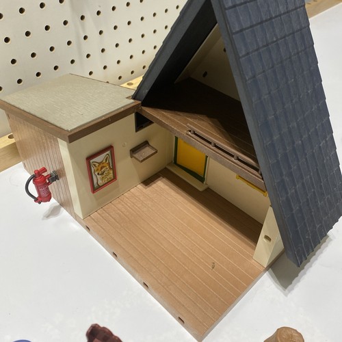 Playmobil 4207 Forest A Frame Cabin Hunting House Vacation, Incomplete - Picture 9 of 13