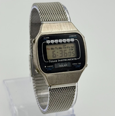 Vintage Men's TEXAS INSTRUMENTS Silver Tone Digital Watch Alarm Chrono, Works
