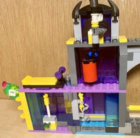 Lego 41237 Batgirl Secret Bunker (1 Minifigure) & Batmobile 76119 (incomplete)