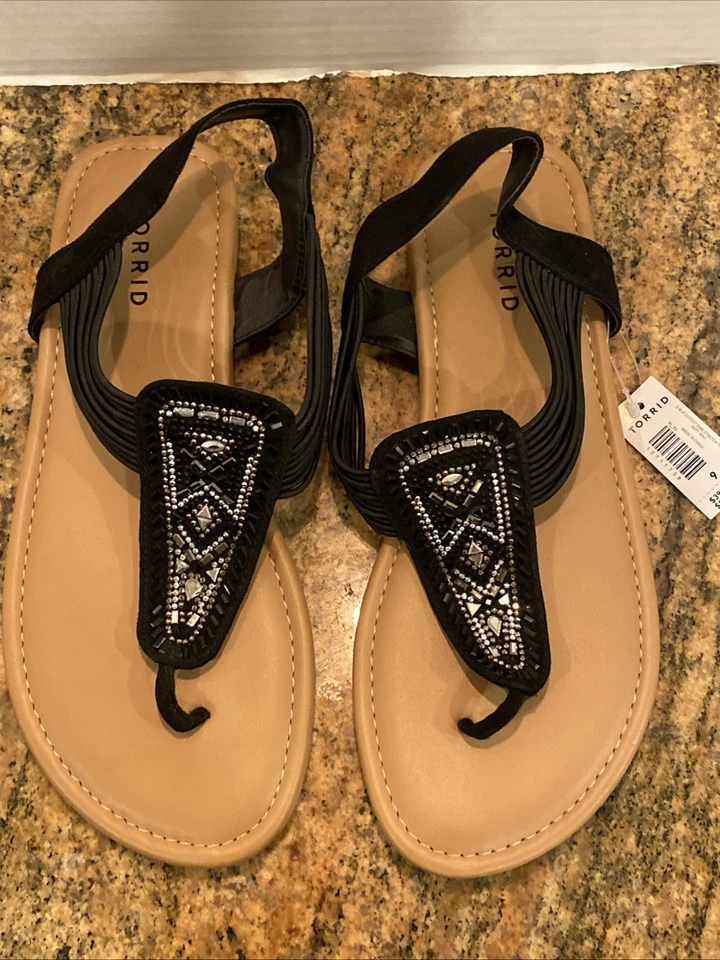 Torrid 9W 码黑色装饰凉鞋平底弹力 T 型带脚趾柱女式 — 第 4/4 张图片