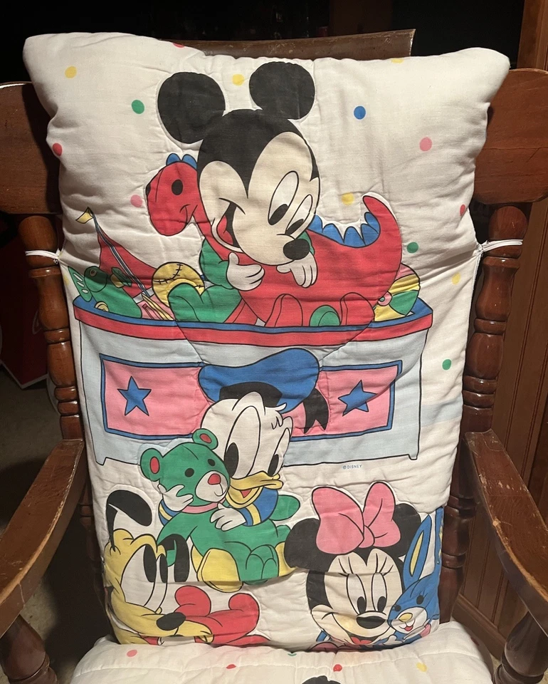 Juego de cojines 2 piezas bebé guardería sala de juegos mecedora roca almohadillas Disney lazos ¡EXCELENTE ESTADO USADO!! Foto 3 de 4