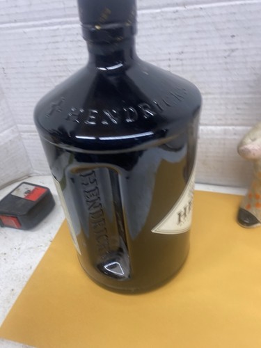 Hendricks Gin Flasche 1,75 l leer gut zum Basteln - Bild 7 von 14