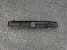 17-20 BMW 530e 530 540  G30 Front Lower Radiator Air Shutter Grille Assembly OEM