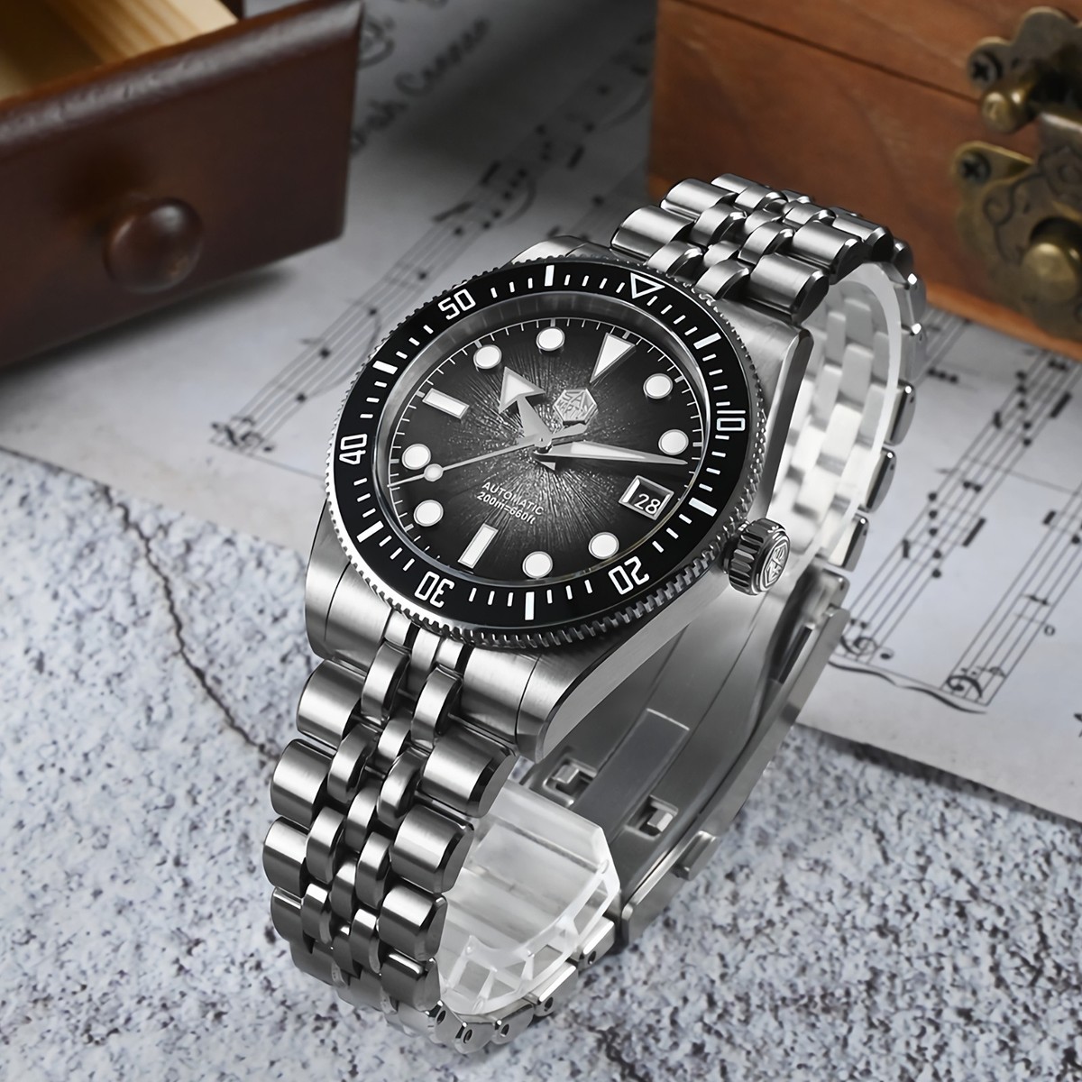 一期一会水晶ジャイアント/巨大フェンスタークォーツ SAN MARTIN SN0148-GX Miyota 9015 Automatic Gradient Dial 37.5mm