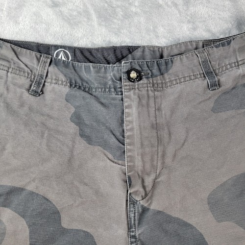 Volcom Shorts Herren Größe 34 grau Cargo Camouflage verstellbare Taille Limbo Lambo Knopf - Bild 2 von 23