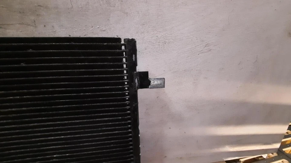 Volkswagen Passat 2003 2,0 L gasolina aire acondicionado radiador 8D0121251P Foto 2 de 4