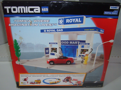 Tomica Tomy Gas Station Fire Hypercity Playset w/ Nissan Fairlady