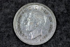 1939 Canada Ten Cent Silver Dime George VI Coin #L00955