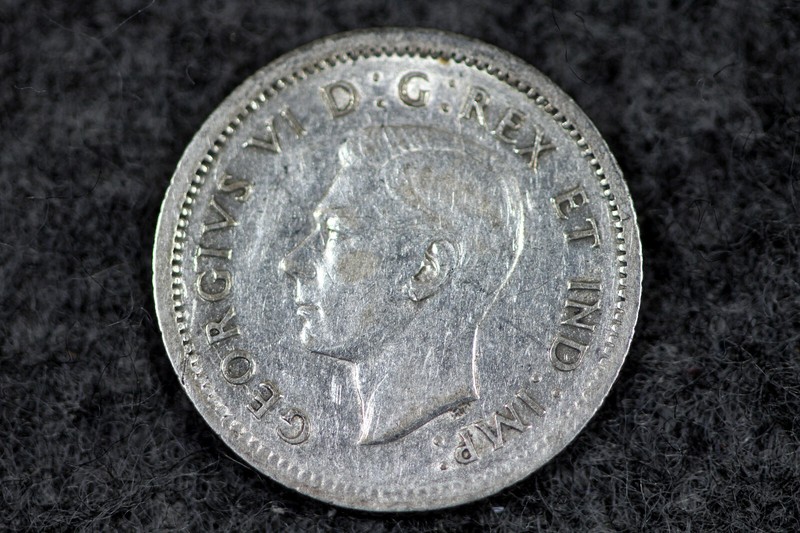 1939 Canada Ten Cent Silver Dime George VI Coin #L00955
