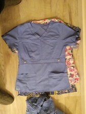 Adar XS Scrub Set Lots Of Pockets