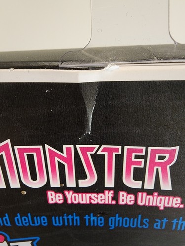 NIB 2012 Monster High Dead Tired Lagoona Blue Daughter of the Sea Monster NOS - Picture 9 of 10