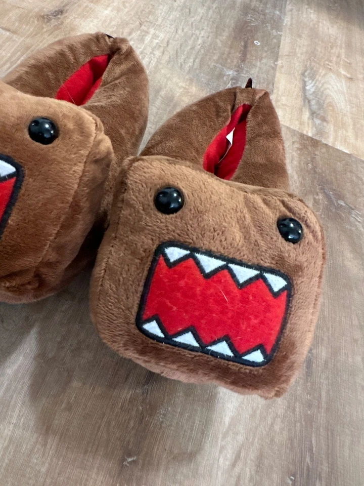 Zapatillas de casa vintage 2011 Y2K Domo Kun RARAS marrón dibujos animados talla mediana 8/9 Foto 3 de 4
