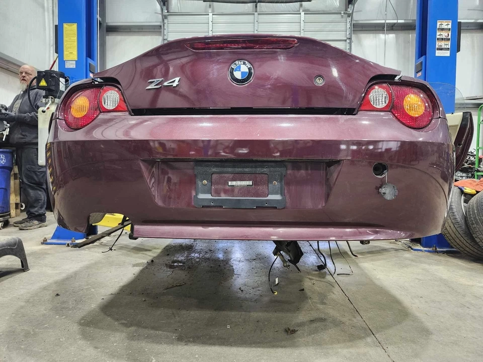 Conjunto de parachoques trasero BMW Z4 2003-2005 granate A02 piezas originales OEM Foto 4 de 4