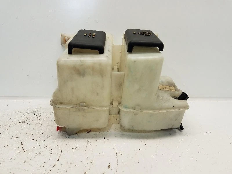 1998-01 Mercury Mountaineer (4.0L) Coolant / Washer Fluid Reservoir W/ Sensor - Imagem 2 de 4