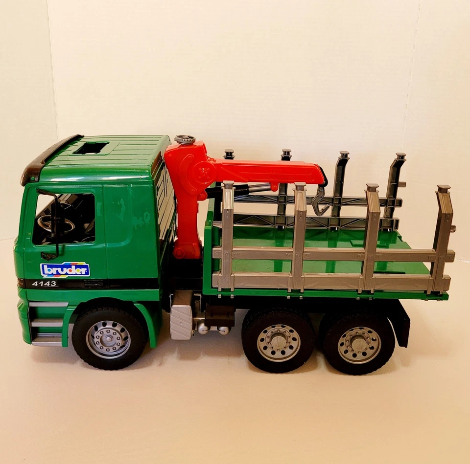 BRUDER 4143 LOGGING TRUCK ACTOS MERCEDES BENZ LOGO-MADE IN GERMANY - Image 2 of 4