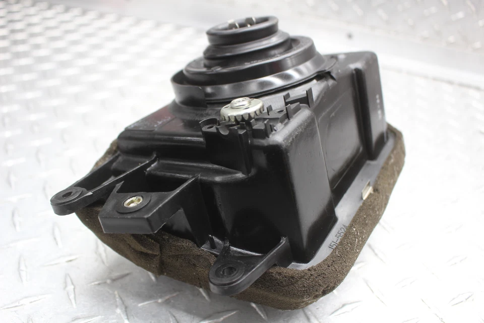 1997 SUZUKI BANDIT 1200 GSF1200S FRONT HEADLIGHT 35100-19D11 - Image 4 of 4