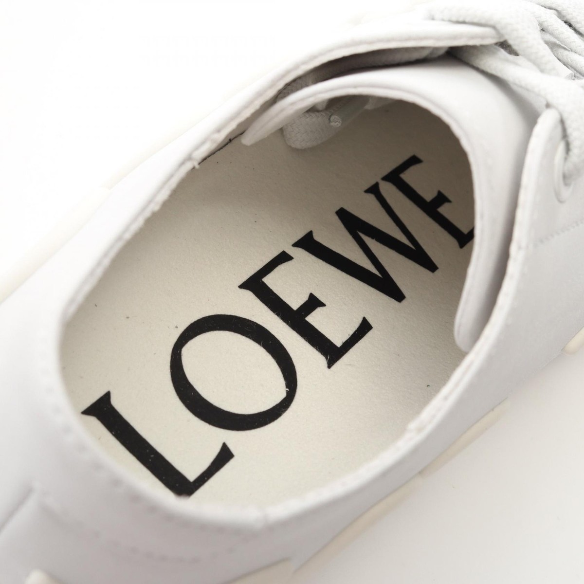 【LOEWE】 L814282X70 RISE レースアップスニーカー Loewe Rise Leather Low-Top Sneakers | Neiman Marcus