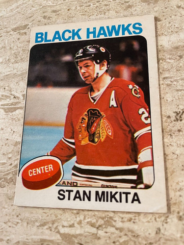 Stan Mikita #30 1975 O-Pee-Chee card