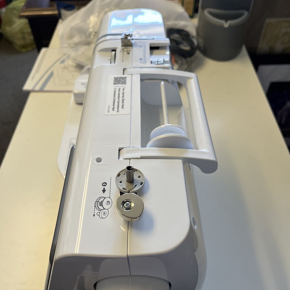 Brother SE630 Computerized Sewing & Embroidery Machine eBay