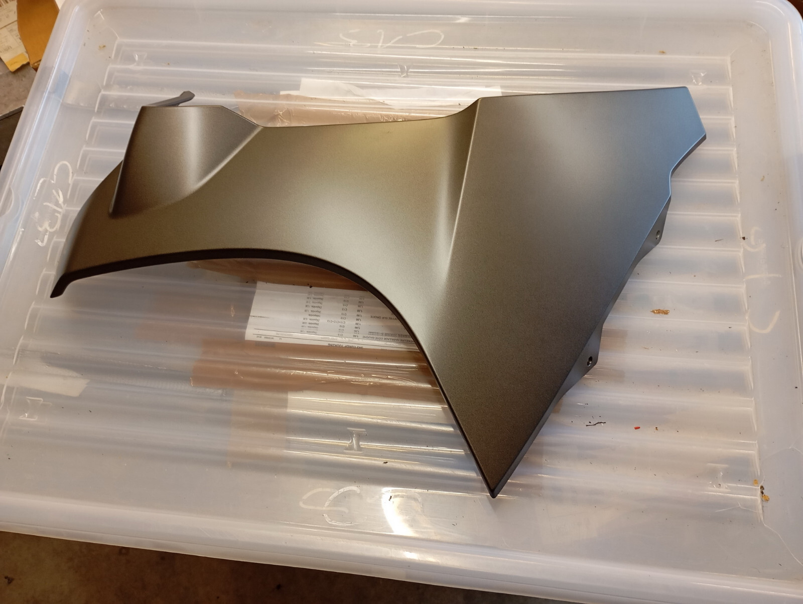 Carenage cache radiateur gauche ostra-grey finition premium BMW K 1600 GT