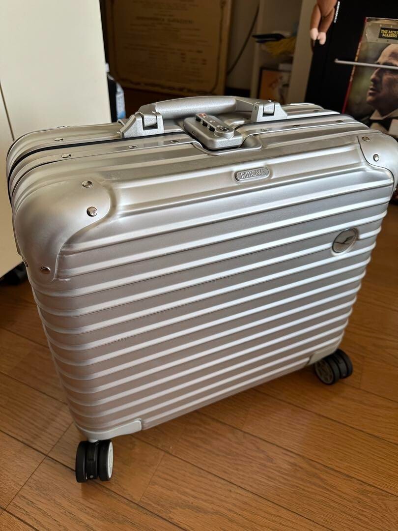 Rimowa Lufthansa 26L Silver 4-wheels Carry Case Suitcase | eBay Rimowa Lufthansa 26L Silver 4-wheels Carry Case Suitcase | eBay