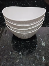 Over and back 4 Deep Oval Porcelain Dishes With Deep Diamond Pattern