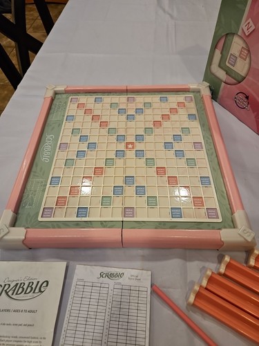 Designer's Edition Scrabble Crossword Game Pink Rotating Toys R Us 2008 Hasbro - Picture 3 of 22