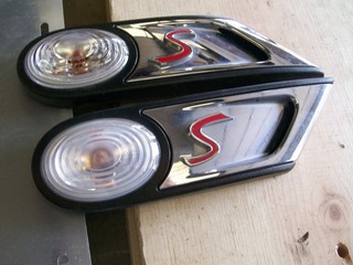 12 MINI COOPER FRONT FENDER LIGHT ORNAMENT EMBLEM (R/L)