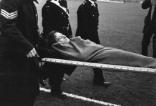 Referee Ken Stokes sent off all the Everton and Leeds players 1964 Old Photo