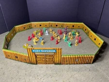 T. Cohn FORT SUPERIOR Tin Lithographed stockade fort with working Gate 54MM