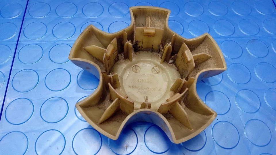 Tapa central de rueda de acero genuino OEM 4260342060 2001-2005 Toyota RAV4 Foto 3 de 4