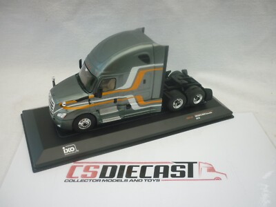 IXO 1:43 LKW Schwerlast Freightliner Cascadia 2018 grau metallic TR211