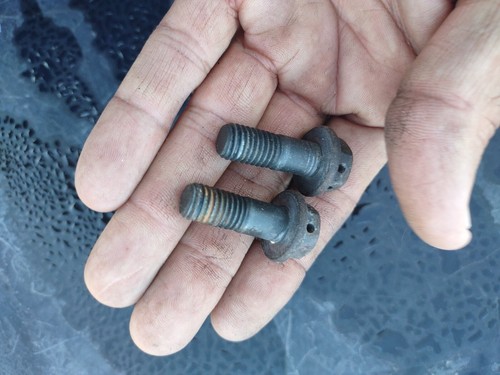 1995-97 Jaguar XJ6 vdp rear Brake Caliper bolts Pair Look Used - Picture 13 of 14