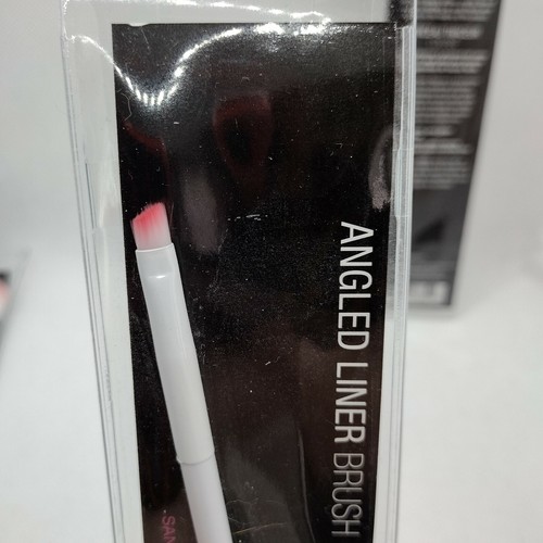 Wet n Wild Bent Liner Brush Set Makeup Eye Face Cruelty Free Gluten Free Vegan - Picture 7 of 8
