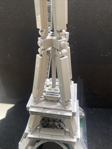 LEGO ARCHITECTURE The Eiffel Tower 21019 Complete Build - No Box Or Instructions - Picture 5 of 19