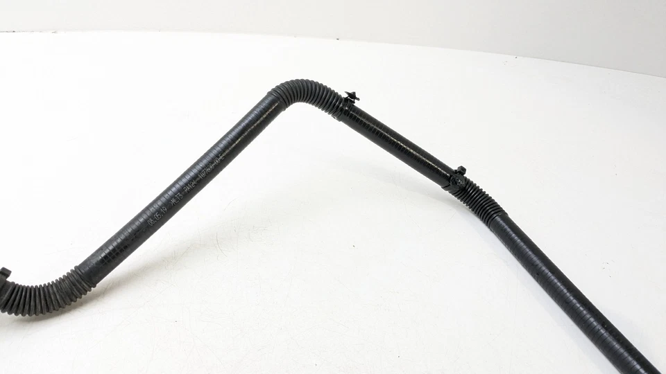 TESLA MODEL 3 WATER COOLANT HOSE PIPE 107760000E 2019 - Image 3 of 4