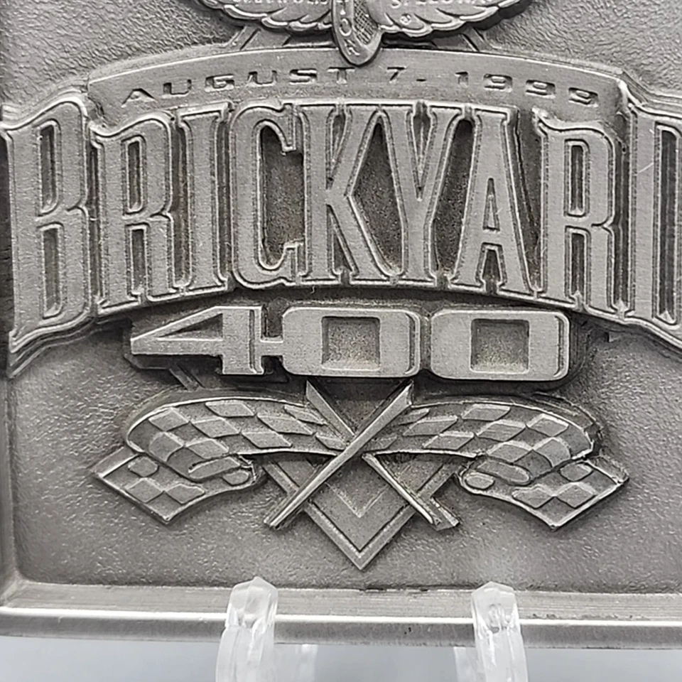 1999 Brickyard 400 fivela de cinto edição limitada 240 de 400 estanho colecionável - Imagem 3 de 4