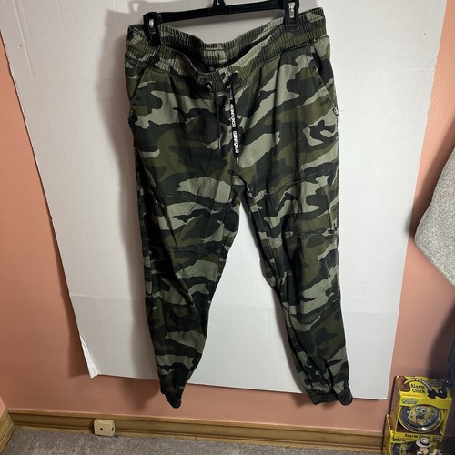 Ecko Unltd Camo Pants Men’s Size Xl