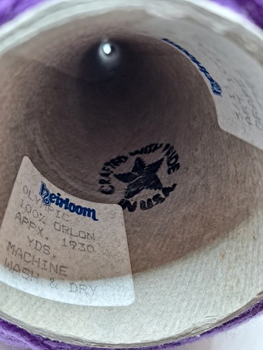 Hilo de cono de uva púrpura 100 % orlon (acrílico) 505 g total aprox. 1930 yardas - Imagen 5 de 7