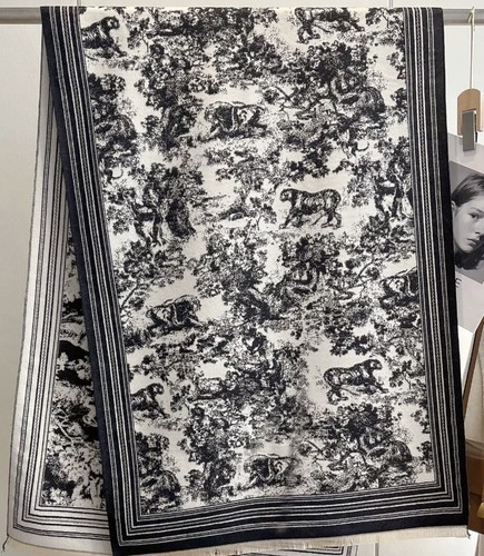 White/Black Toile De Jouy Shawl Scarf Wrap NWOT