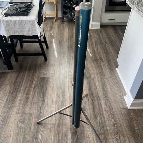 Vintage Radiant Leader Projector Screen 38x40  shown in pics.  no case - Picture 4 of 5