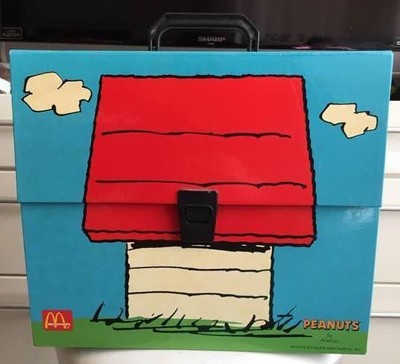 Snoopy World Tour 1998 McDonalds Happy Meal Toy Collection Box 28 Pieces Peanuts