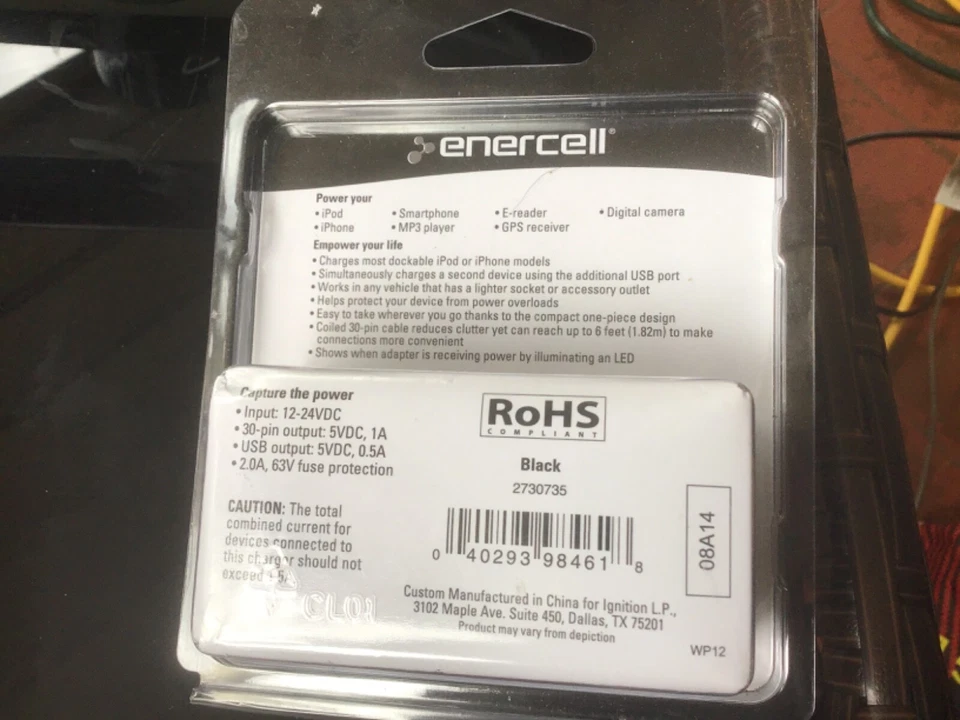 Adaptador de corriente universal Enercell para coche para iPod y iPhone con USB - Oferta Foto 2 de 2